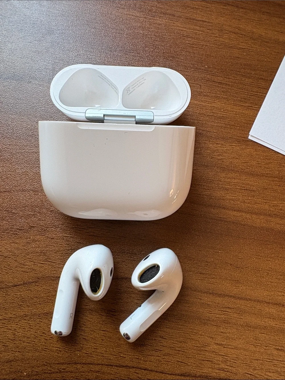 Apple Airpods 4 Earbuds Charging Case
